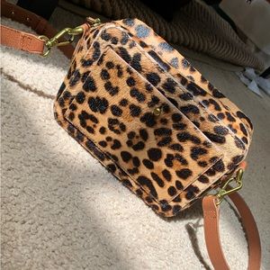 Madewell crossbody, leopard print w/adjustable leather straps and gold details